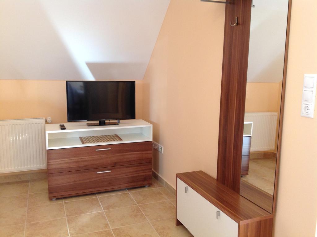Attila Apartmanhaz Hotel Heviz Room photo