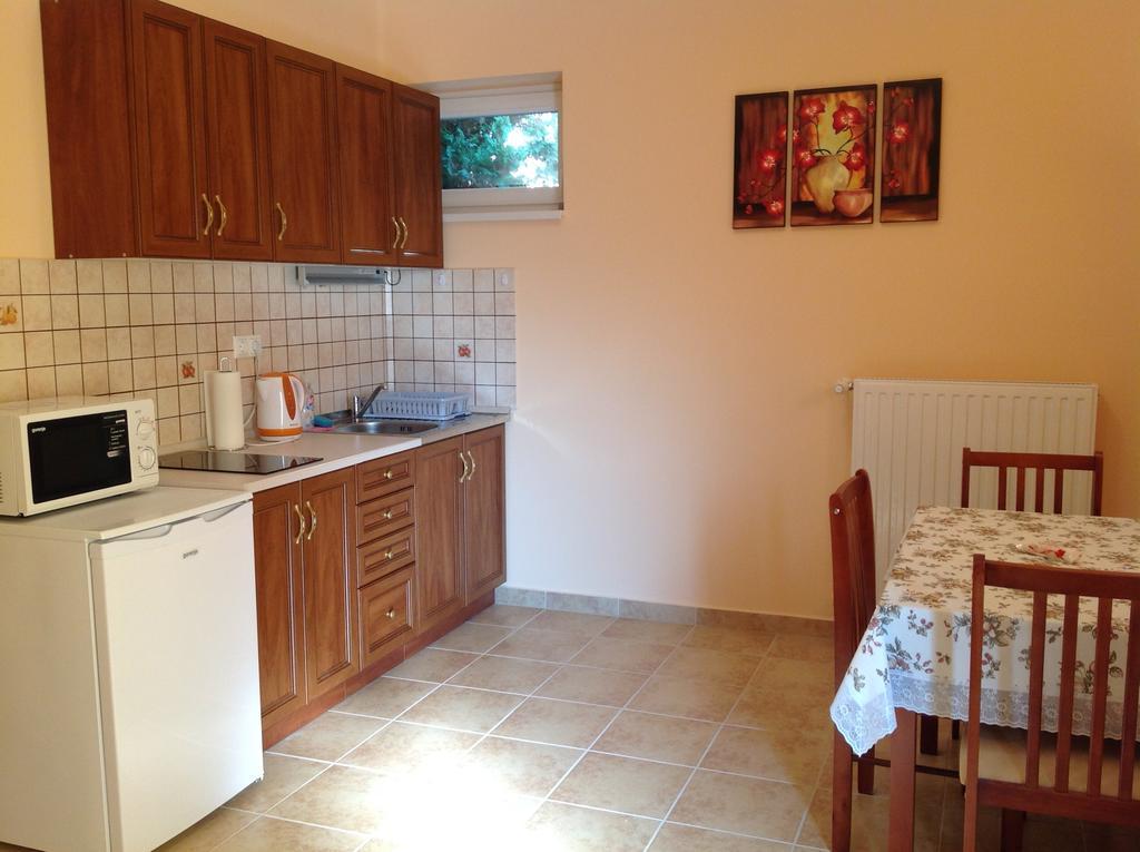 Attila Apartmanhaz Hotel Heviz Room photo