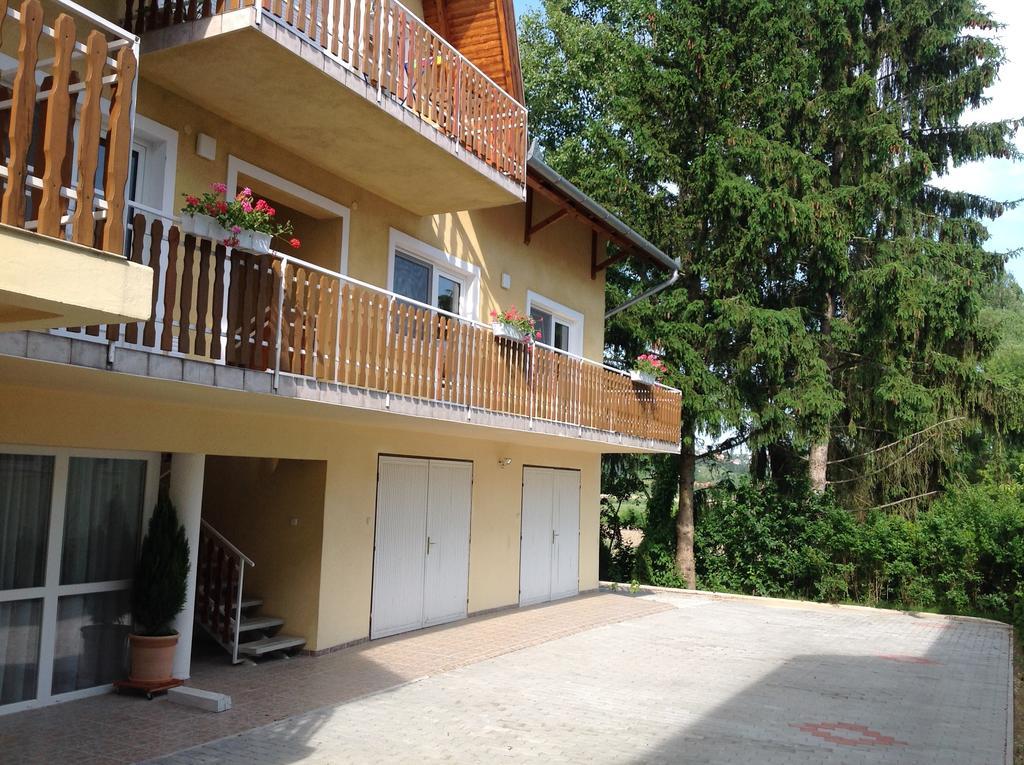 Attila Apartmanhaz Hotel Heviz Exterior photo