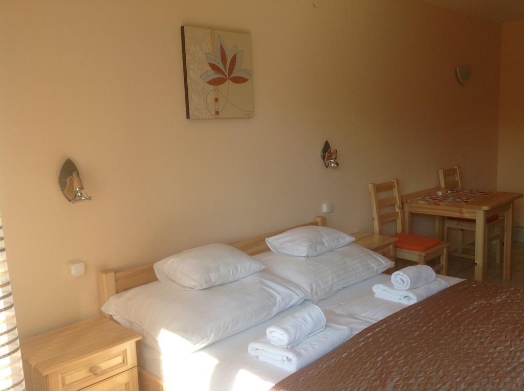 Attila Apartmanhaz Hotel Heviz Exterior photo